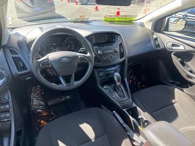 2017 Ford Focus SE   - Photo 2 - Pittsburg, CA 94565-2812