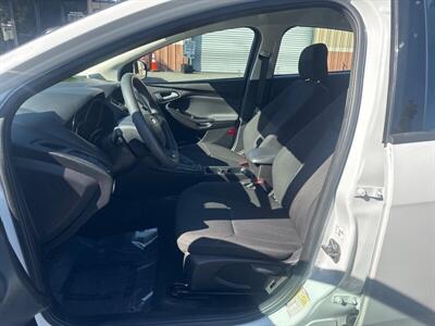 2017 Ford Focus SE   - Photo 7 - Pittsburg, CA 94565-2812