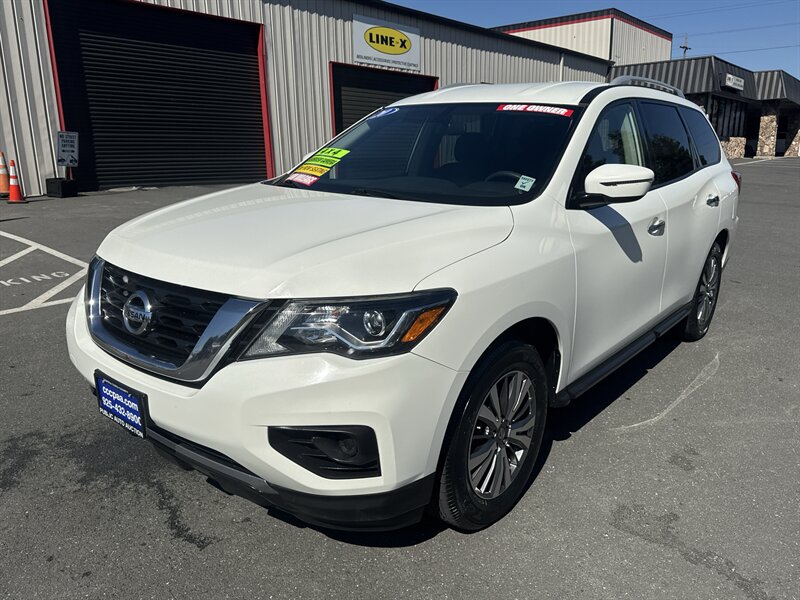 2020 Nissan Pathfinder S  