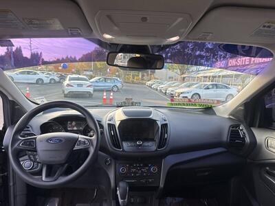 2019 Ford Escape SE   - Photo 2 - Pittsburg, CA 94565-2812