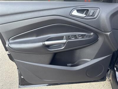 2019 Ford Escape SE   - Photo 13 - Pittsburg, CA 94565-2812