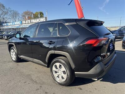 2024 Toyota RAV4 LE   - Photo 17 - Pittsburg, CA 94565-2812