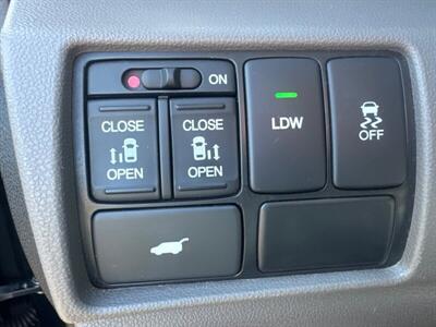 2015 Honda Odyssey EX-L w/Navi   - Photo 9 - Pittsburg, CA 94565-2812