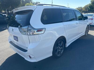 2017 Toyota Sienna SE   - Photo 29 - Pittsburg, CA 94565-2812