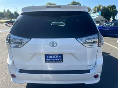 2017 Toyota Sienna SE   - Photo 24 - Pittsburg, CA 94565-2812