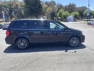 2017 Dodge Grand Caravan SXT   - Photo 24 - Pittsburg, CA 94565-2812