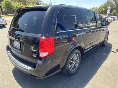 2017 Dodge Grand Caravan SXT   - Photo 23 - Pittsburg, CA 94565-2812