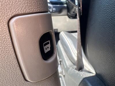 2017 Dodge Grand Caravan SXT   - Photo 20 - Pittsburg, CA 94565-2812