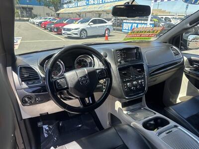 2017 Dodge Grand Caravan SXT   - Photo 7 - Pittsburg, CA 94565-2812