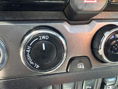 2018 Toyota Tacoma TRD Sport   - Photo 13 - Pittsburg, CA 94565-2812