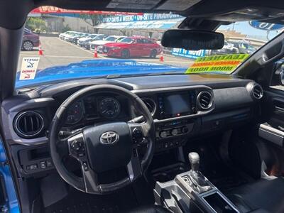 2018 Toyota Tacoma TRD Sport   - Photo 2 - Pittsburg, CA 94565-2812