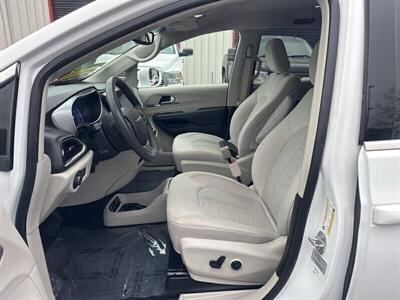 2017 Chrysler Pacifica Hybrid Touring Plus   - Photo 7 - Pittsburg, CA 94565