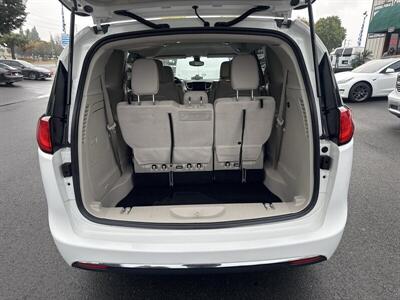 2017 Chrysler Pacifica Hybrid Touring Plus - Photo 19 - Pittsburg, CA 94565-2812