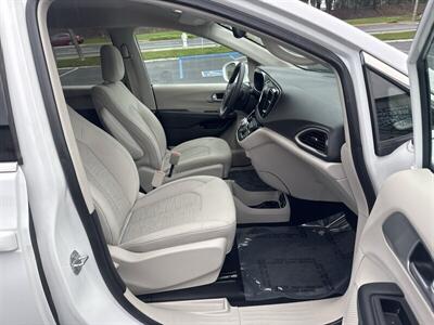 2017 Chrysler Pacifica Hybrid Touring Plus - Photo 27 - Pittsburg, CA 94565-2812