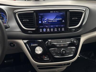 2017 Chrysler Pacifica Hybrid Touring Plus - Photo 9 - Pittsburg, CA 94565-2812