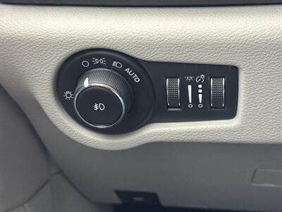 2017 Chrysler Pacifica Hybrid Touring Plus   - Photo 11 - Pittsburg, CA 94565