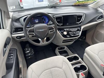 2017 Chrysler Pacifica Hybrid Touring Plus - Photo 2 - Pittsburg, CA 94565-2812