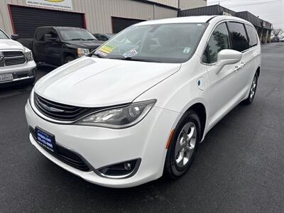 2017 Chrysler Pacifica Hybrid Touring Plus   - Photo 36 - Pittsburg, CA 94565