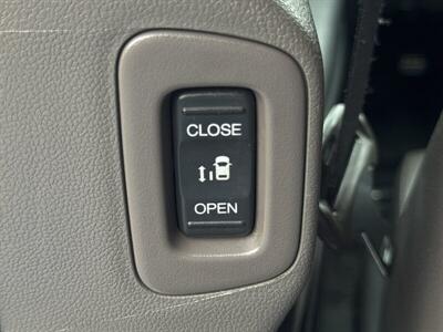2012 Honda Odyssey Touring   - Photo 20 - Pittsburg, CA 94565-2812