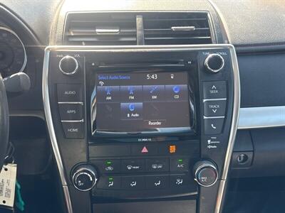 2017 Toyota Camry SE   - Photo 10 - Pittsburg, CA 94565-2812