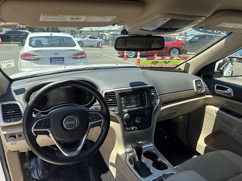 2016 Jeep Grand Cherokee Laredo  