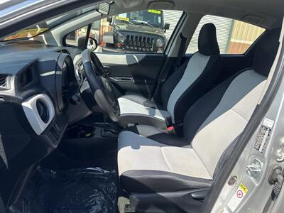 2012 Toyota Yaris 5-Door L   - Photo 3 - Pittsburg, CA 94565-2812