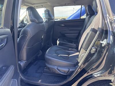 2021 Toyota Highlander XLE   - Photo 7 - Pittsburg, CA 94565-2812