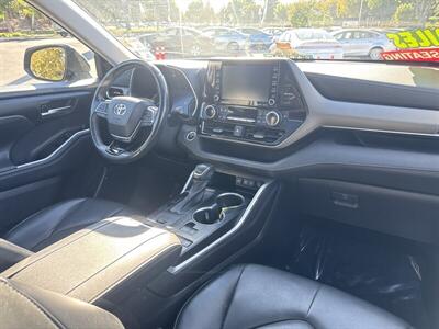 2021 Toyota Highlander XLE   - Photo 30 - Pittsburg, CA 94565-2812