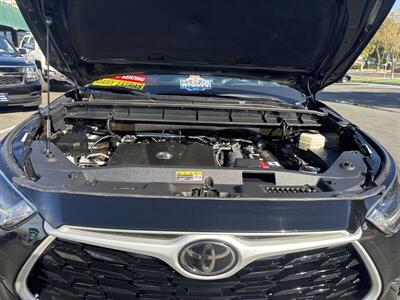 2021 Toyota Highlander XLE   - Photo 3 - Pittsburg, CA 94565-2812