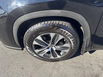 2021 Toyota Highlander XLE   - Photo 4 - Pittsburg, CA 94565-2812