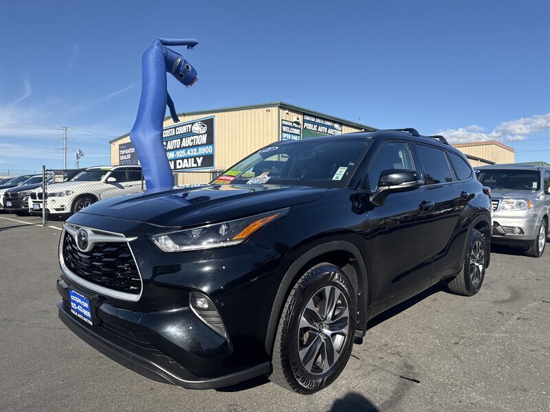 2021 Toyota Highlander XLE  