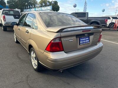 2005 Ford Focus ZX4 SE   - Photo 14 - Pittsburg, CA 94565-2812