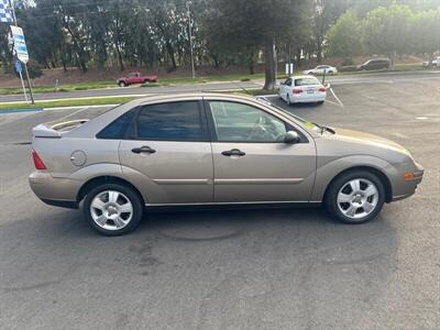 2005 Ford Focus ZX4 SE   - Photo 19 - Pittsburg, CA 94565-2812