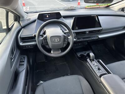 2024 Toyota Prius LE   - Photo 2 - Pittsburg, CA 94565-2812