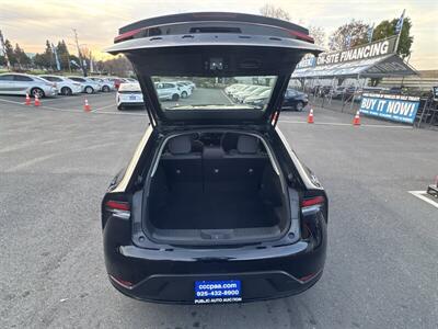 2024 Toyota Prius LE   - Photo 18 - Pittsburg, CA 94565-2812