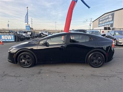 2024 Toyota Prius LE   - Photo 4 - Pittsburg, CA 94565-2812