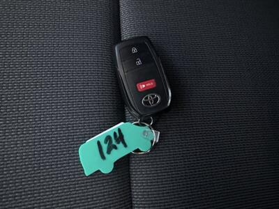 2024 Toyota Prius LE   - Photo 30 - Pittsburg, CA 94565-2812