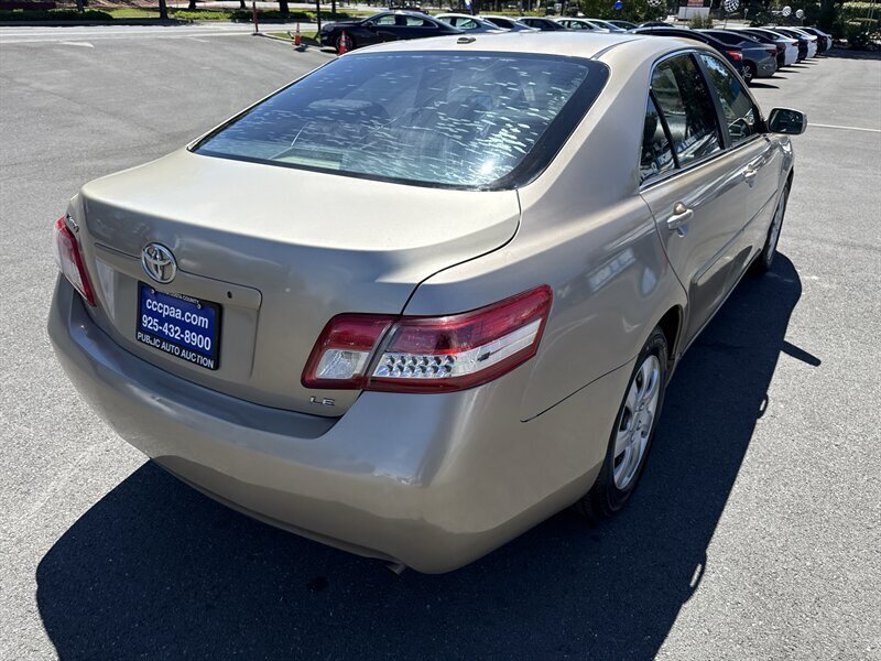 2010 Toyota Camry LE - Photo 18