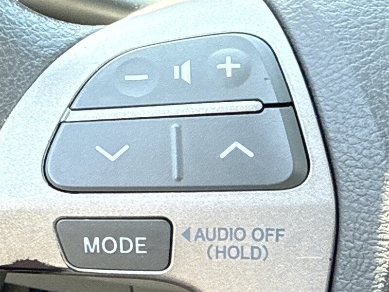 2010 Toyota Camry LE - Photo 12