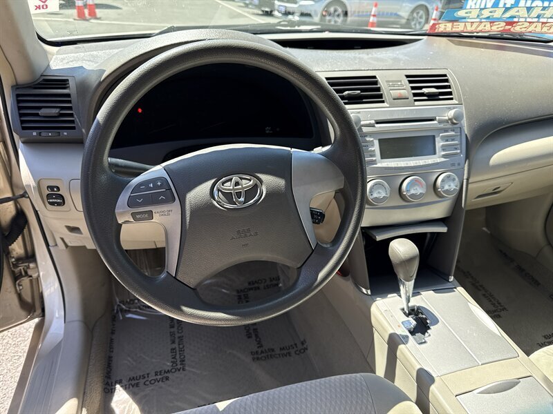 2010 Toyota Camry LE - Photo 8