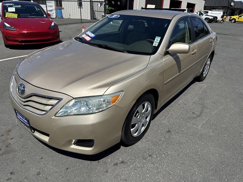 2010 Toyota Camry LE - Photo 30