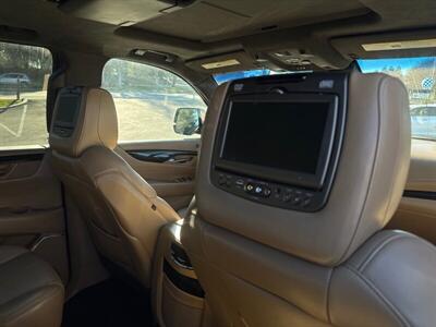 2018 Cadillac Escalade ESV Platinum   - Photo 39 - Pittsburg, CA 94565-2812