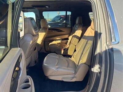 2018 Cadillac Escalade ESV Platinum   - Photo 23 - Pittsburg, CA 94565-2812