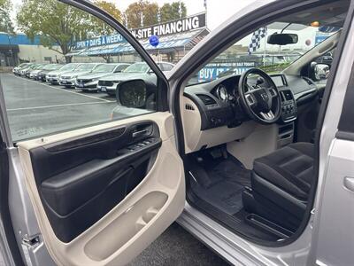 2017 Dodge Grand Caravan SE - Photo 6 - Pittsburg, CA 94565-2812