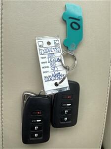 2013 Lexus ES   - Photo 25 - Pittsburg, CA 94565-2812