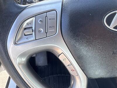2011 Hyundai TUCSON GLS   - Photo 10 - Pittsburg, CA 94565-2812