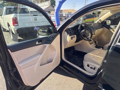 2017 Volkswagen Tiguan 2.0T Wolfsburg Editi   - Photo 6 - Pittsburg, CA 94565-2812