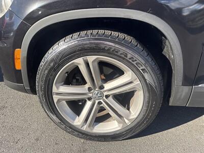 2017 Volkswagen Tiguan 2.0T Wolfsburg Editi   - Photo 5 - Pittsburg, CA 94565-2812