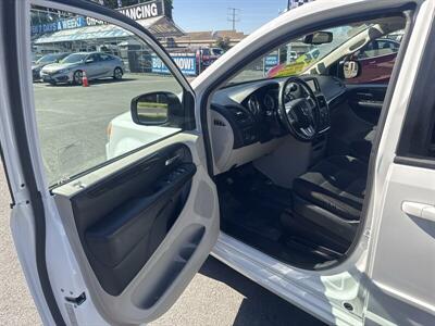 2017 Dodge Grand Caravan SE - Photo 7 - Pittsburg, CA 94565
