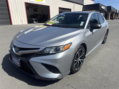 2018 Toyota Camry SE Sedan
